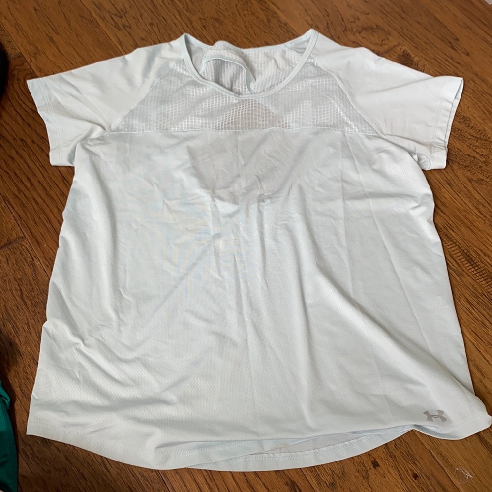Under armour workout top!